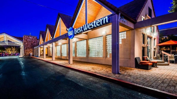 Best Western Town And Country Inn image 1