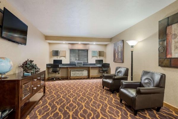 Best Western Town And Country Inn image 11