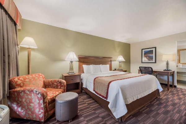 Best Western Town And Country Inn image 29