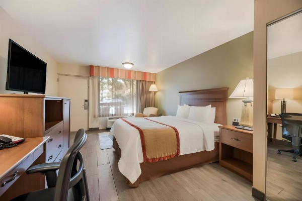 Best Western Town And Country Inn image 30