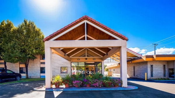Best Western Town And Country Inn image 6