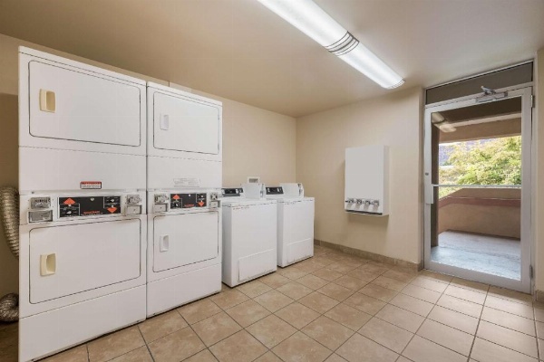 Best Western Town And Country Inn image 8