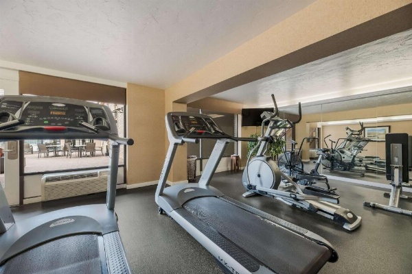 Best Western Town And Country Inn image 9
